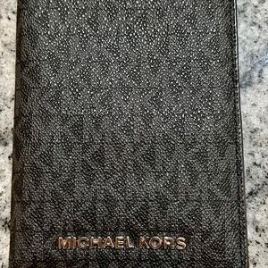 Michael Kors Billfold, Wallet, Travel Passport Wallet/ Black EUC